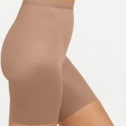 Spanx Thinstincts 2.0 Mid Thigh Short | Kleur Café Au Lait (Dark Nude) I Maat S -Lingerie-Dames-Badmode Winkel 541x840 3