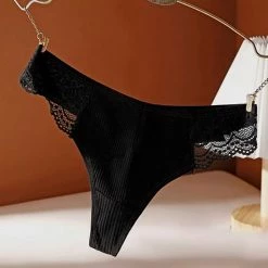 Merkloos Katoenen Dames String Met Sexy En Delicate Kant Op De Taille - Black & White Thong - Sexy Lingerie - Hoge Kwaliteit Katoenen Slip - Dames Ondergoed - Maat S 17 Merkloos Katoenen Dames String Met Sexy En Delicate Kant Op De Taille - Black & White Thong - Sexy Lingerie - Hoge Kwaliteit Katoenen Slip - Dames Ondergoed - Maat S -Lingerie-Dames-Badmode Winkel 550x550 216