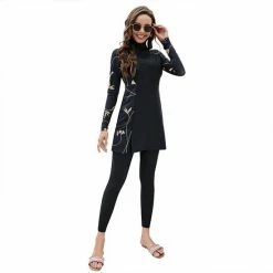 NezR Burkini Islamitisch Zwempak - Zwempak Dames - Boerkini Moslima - Burkini Badpak - Islamitische Producten - Zwart Met Print- Maat S -Lingerie-Dames-Badmode Winkel 550x550 242