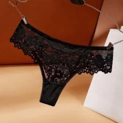 Merkloos Vrouw Kant Ondergoed - Zwart&Wit Strings - Gratis Vervoer- Kanten Lingerie - Transparante Thong Uitgehold - Maat L -Lingerie-Dames-Badmode Winkel 550x550 97