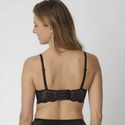 Triumph Amourette Charm N03 Dames Beha - Maat 85B -Lingerie-Dames-Badmode Winkel 550x611 1