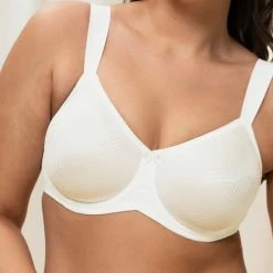 Triumph Essential Minimizer WX Beha - Vanille - Maat D90 -Lingerie-Dames-Badmode Winkel 550x611 35