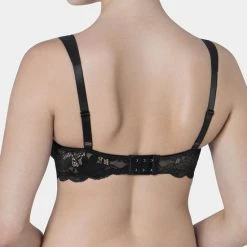 Triumph Essential Minimizer WX Beha - Zwart - Maat E75 -Lingerie-Dames-Badmode Winkel 550x611 92