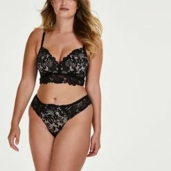Hunkemöller Dames Lingerie Voorgevormde Longline Bh Zonder Beugel Shiloh - Zwart - Maat C75 -Lingerie-Dames-Badmode Winkel 550x677 2
